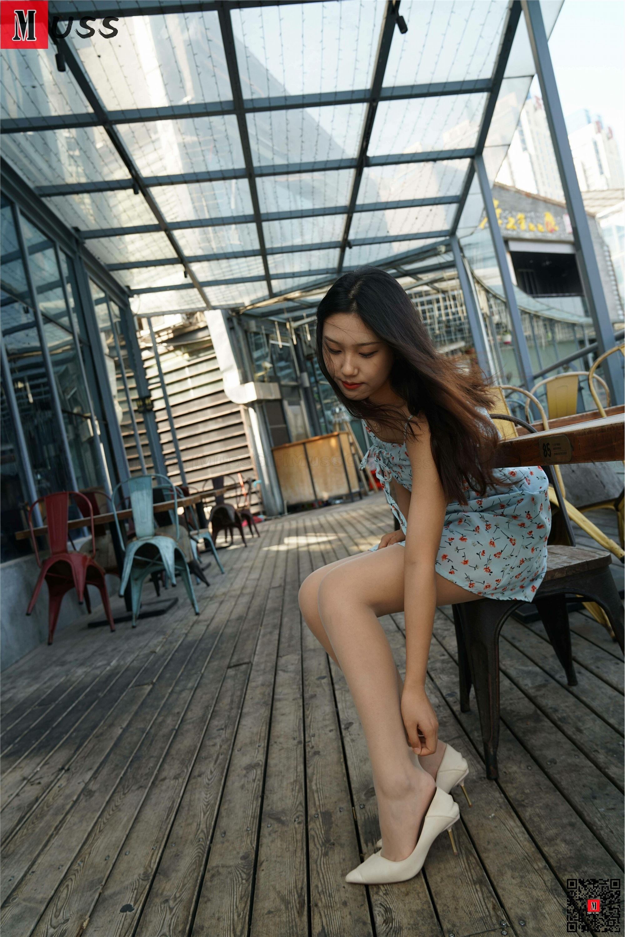 MussGirl慕丝女郎  NO.204 户外碎花肉丝高跟美女